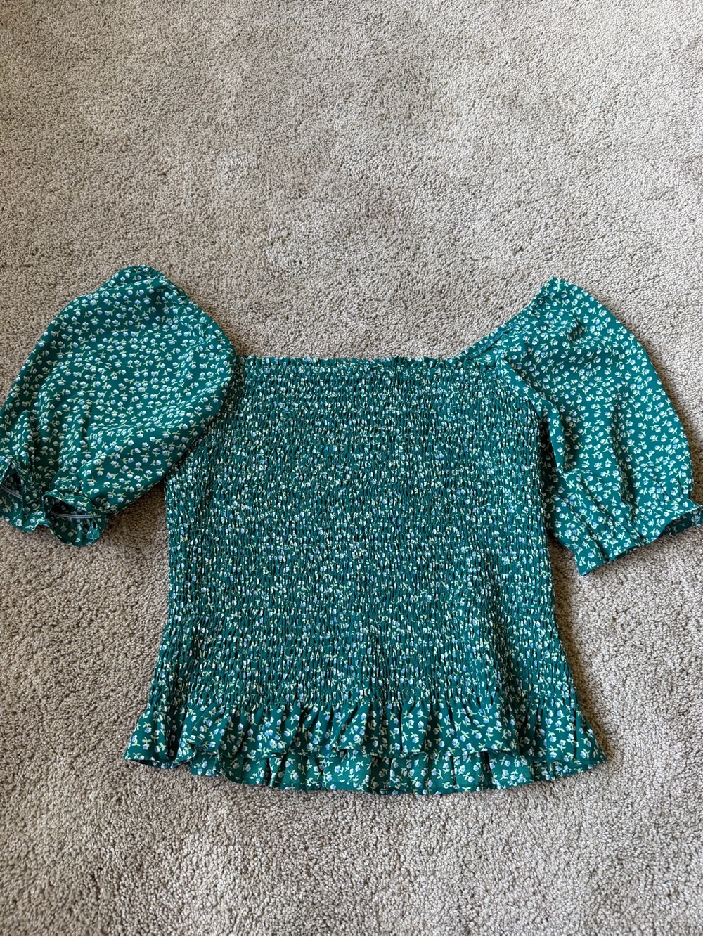 Women’s Green Floral Smocked Puff Sleeve Top